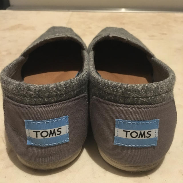 TOMS   今期発売中  スリッポン   グレー  23 2