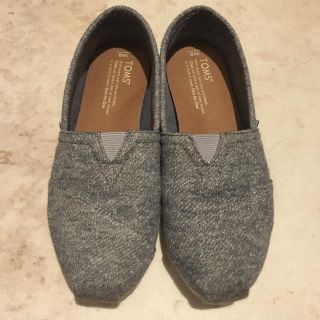 トムズ(TOMS)のTOMS   今期発売中  スリッポン   グレー  23(スリッポン/モカシン)