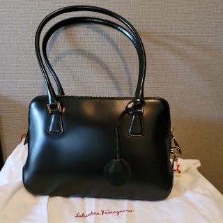 サルヴァトーレフェラガモ(Salvatore Ferragamo)のフェラガモ　ハンドバッグ(ハンドバッグ)