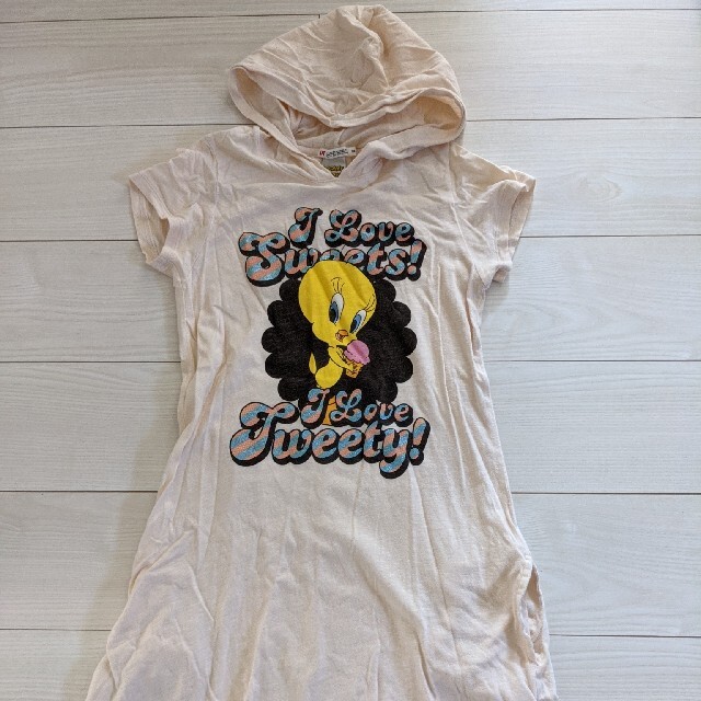 UNIQLO(ユニクロ)のユニクロ　ＵT　LOONEY TUNES 　トゥイーティー　フ キッズ/ベビー/マタニティのキッズ服女の子用(90cm~)(ワンピース)の商品写真