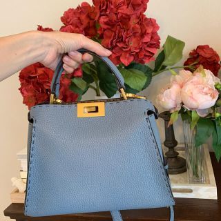 フェンディ(FENDI)の美品FENDI ピーカブー　セレリア(ハンドバッグ)