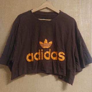 古着屋購入*adidas*リメイクTシャツ*クロップドTシャツ*ショート丈(Tシャツ(半袖/袖なし))