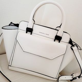 チャールズアンドキース(Charles and Keith)のチャールズ&キース　ショルダーバック　未使用(ショルダーバッグ)