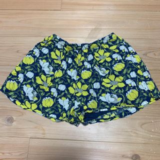 ユニクロ(UNIQLO)の花柄 ショートパンツ キュロット　サイズS(パンツ/スパッツ)