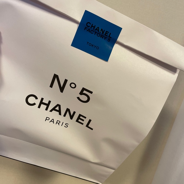 CHANEL(シャネル)のシャネル N°5 ロー ボトル - ファクトリー ５ コレクシオン no5 インテリア/住まい/日用品のキッチン/食器(タンブラー)の商品写真