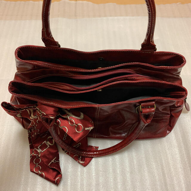 HusHush(ハッシュアッシュ)のハッシュアッシュ   ハンドバッグ　スカーフ付き レディースのバッグ(ハンドバッグ)の商品写真