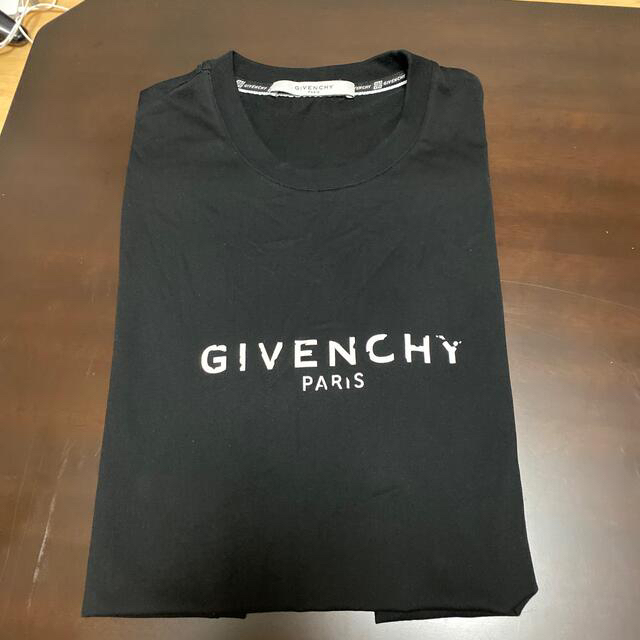 GIVENCHY 黒Tシャツ　売り切り値下げ中