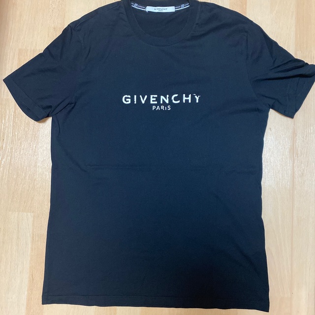 GIVENCHY 黒Tシャツ　売り切り値下げ中 4