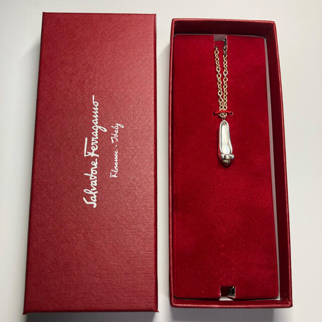 【希少】フェラガモ 925 シルバー ネックレス パンプスモチーフ