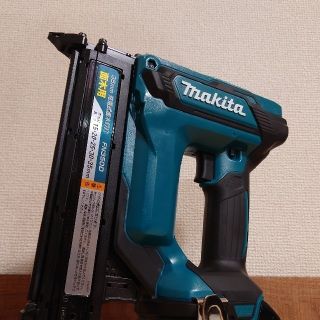 マキタ(Makita)のマキタ　18V　新品　充電式面木釘打　FN350D(工具/メンテナンス)