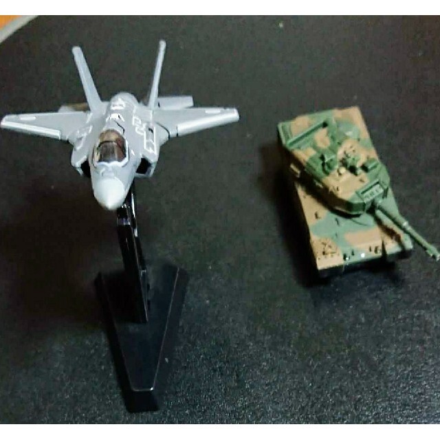 Takara Tomy(タカラトミー)の★タカラトミー トミカプレミアム 28 90式戦車&03 戦闘機 F－35A エンタメ/ホビーのミリタリー(その他)の商品写真