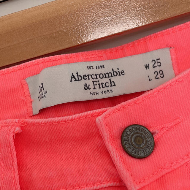 Abercrombie&Fitch(アバクロンビーアンドフィッチ)の新品☆アバクロジーンズ レディースのパンツ(デニム/ジーンズ)の商品写真