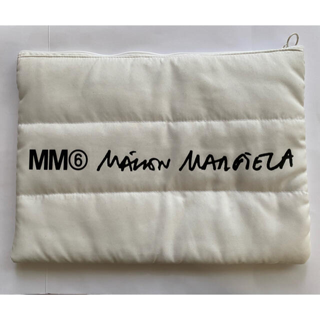 MM6(エムエムシックス)のMM6 Maison Margiela パデッド ポーチ　SPUR付録 レディースのファッション小物(ポーチ)の商品写真