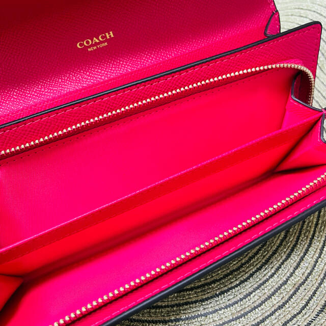COACH(コーチ)の《 新品未使用 》coach 長財布 ピンク×ブラウン 保存袋付き レディースのファッション小物(財布)の商品写真