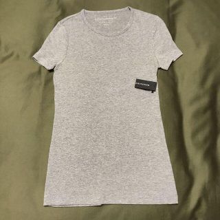 バナナリパブリック(Banana Republic)の【未使用、タグ付】バナナ・リパブリック　クルーネック　グレー　Tシャツ(Tシャツ(半袖/袖なし))