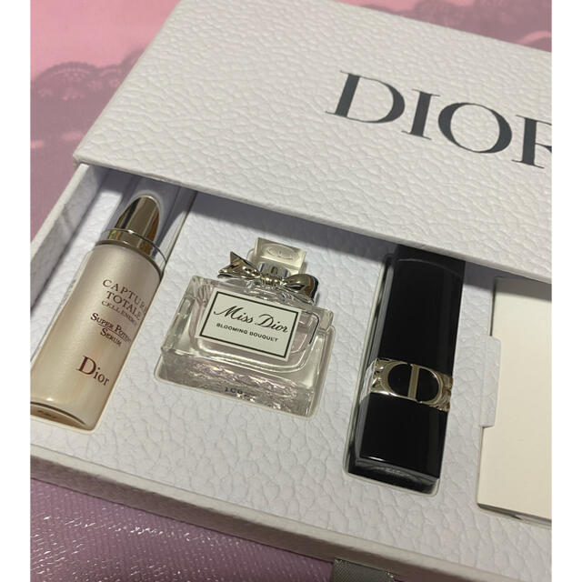 Dior(ディオール)のディオール♡バースデーギフト エンタメ/ホビーのコレクション(ノベルティグッズ)の商品写真