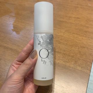 コスメキッチン(Cosme Kitchen)のo by f  オーバイエッフェ　リッチオイル(ヘアケア)