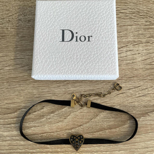 Dior(ディオール)のDior ハート チョーカー 正規品 レディースのアクセサリー(ネックレス)の商品写真