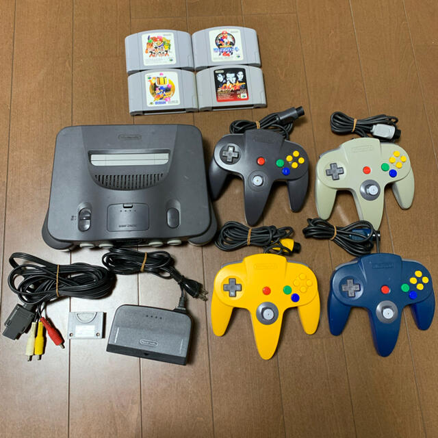 NINTENDO 64(ニンテンドウ64)のNINTENDO（ニンテンドー）64本体 セット すぐ遊べる エンタメ/ホビーのゲームソフト/ゲーム機本体(家庭用ゲーム機本体)の商品写真