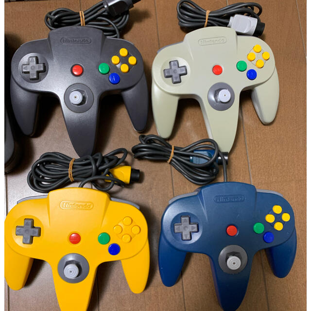 NINTENDO 64(ニンテンドウ64)のNINTENDO（ニンテンドー）64本体 セット すぐ遊べる エンタメ/ホビーのゲームソフト/ゲーム機本体(家庭用ゲーム機本体)の商品写真