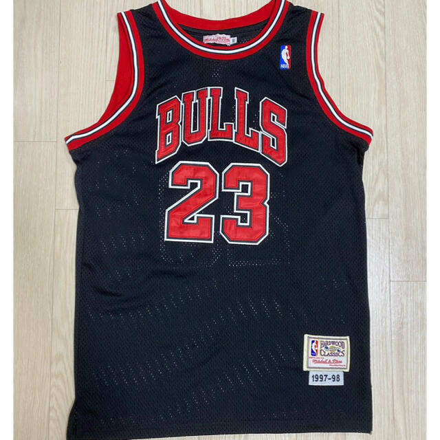 MITCHELL & NESS(ミッチェルアンドネス)のmitchell＆ness CHICAGOBULLS  JORDAN  ブルズ スポーツ/アウトドアのスポーツ/アウトドア その他(バスケットボール)の商品写真