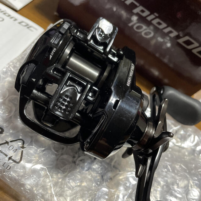 SHIMANO(シマノ)のシマノ 17スコーピオンDC 右巻き スポーツ/アウトドアのフィッシング(リール)の商品写真