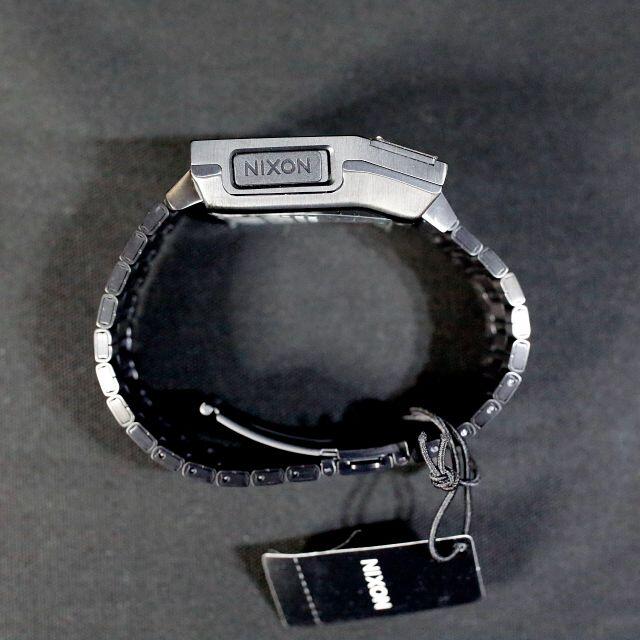 NIXON(ニクソン)の【新品・未使用 送料込み】ニクソン ＤＯＲＫ ＴＯＯ ブラック 時計　2 メンズの時計(腕時計(デジタル))の商品写真