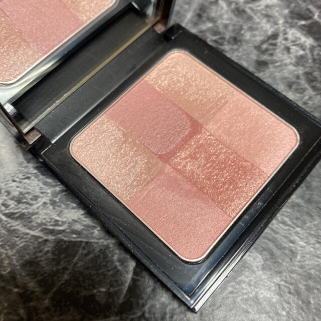 BOBBI BROWN(ボビイブラウン)のBobby Brown チーク フェイスカラー コスメ/美容のベースメイク/化粧品(フェイスパウダー)の商品写真