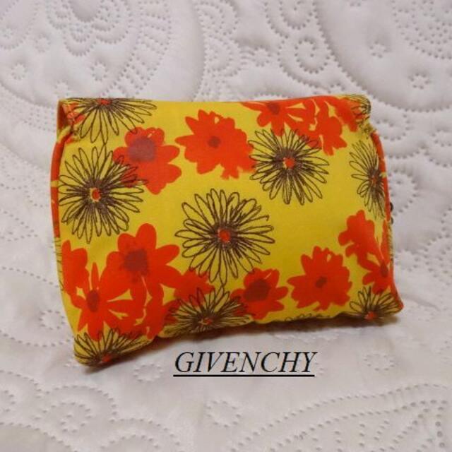 GIVENCHY(ジバンシィ)のタグ付き未使用GIVENCHYジバンシー♡花柄鏡付きお洒落ポーチ レディースのファッション小物(ポーチ)の商品写真