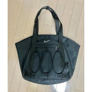 ナイキ(NIKE)の【最終値下げ】NIKE トレーニングトートバッグ　ナイキワン(トートバッグ)