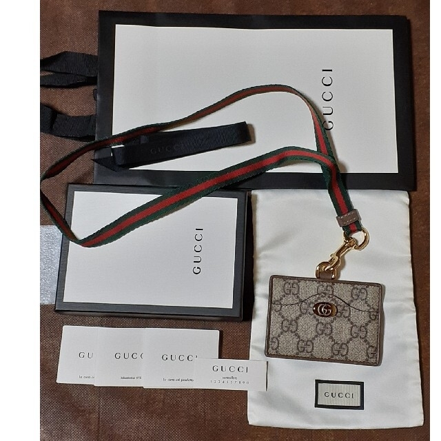 Gucci(グッチ)のGUCCI　グッチ　ネックストラップ付きカードケース メンズのファッション小物(名刺入れ/定期入れ)の商品写真