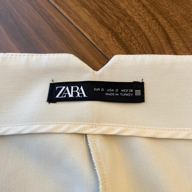 ZARA(ザラ)のZARA ハイウェストパンツ　Sサイズ レディースのパンツ(カジュアルパンツ)の商品写真