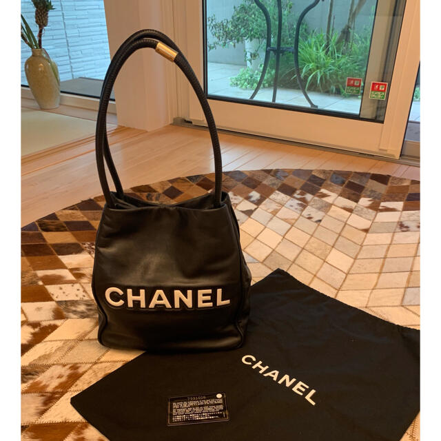 CHANEL(シャネル)のシャネルカメリアデザイン  羊革バッグ レディースのバッグ(ハンドバッグ)の商品写真