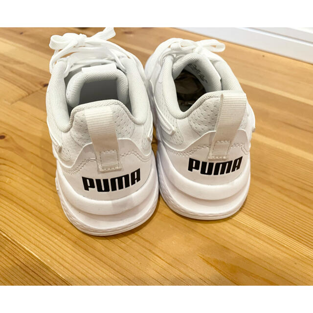PUMA(プーマ)のPUMA スニーカー　22.5cm キッズ/ベビー/マタニティのキッズ靴/シューズ(15cm~)(スニーカー)の商品写真