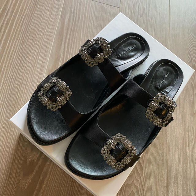 大人気 MANOLO BLAHNIK - マノロブラニク ハンギシサンダル⭐︎美品