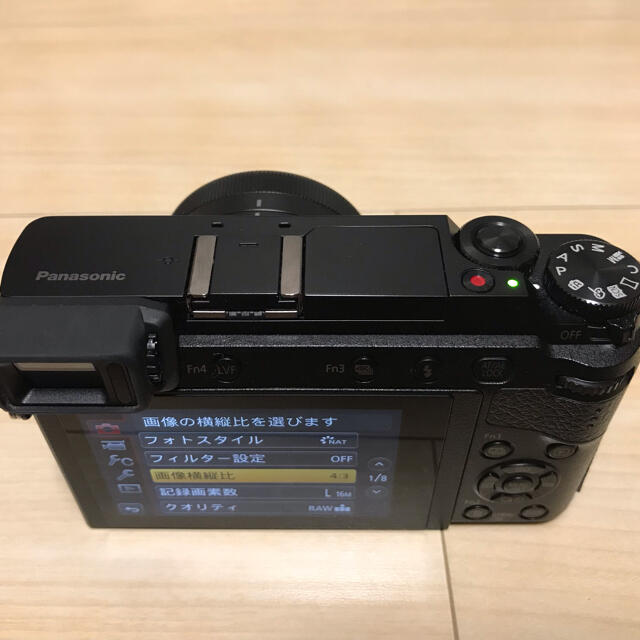 Panasonic(パナソニック)の【美品】おまけ付きPanasonic DMC−GX7MK2 DMC-GX7MK2 スマホ/家電/カメラのカメラ(ミラーレス一眼)の商品写真