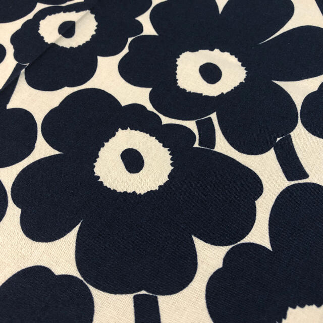 marimekko(マリメッコ)の生地 ミニウニッコ ダークブルー　2020秋限定カラー ハンドメイドの素材/材料(生地/糸)の商品写真