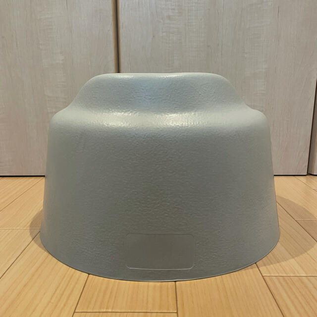 Bumbo(バンボ)のBUMBOチャイルドチェア　06. TAUPE キッズ/ベビー/マタニティの寝具/家具(その他)の商品写真