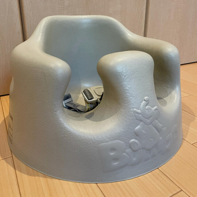 Bumbo(バンボ)のBUMBOチャイルドチェア　06. TAUPE キッズ/ベビー/マタニティの寝具/家具(その他)の商品写真