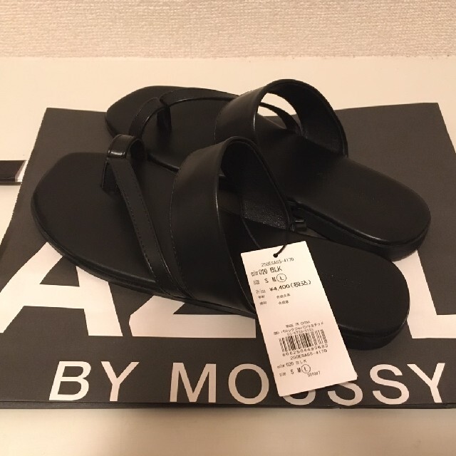 AZZURE(アズール)の(新品)ASYMMETRY THONG SANDALS メンズの靴/シューズ(サンダル)の商品写真