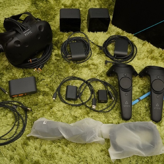 HTC(ハリウッドトレーディングカンパニー)のhtc VIVE コンシューマーエディション スマホ/家電/カメラのPC/タブレット(PC周辺機器)の商品写真