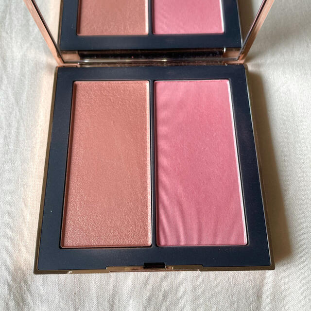 NARS(ナーズ)のNARS チーク　アンインヒビテッド　ブラッシュデュオ コスメ/美容のベースメイク/化粧品(チーク)の商品写真