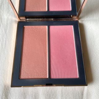 ナーズ(NARS)のNARS チーク　アンインヒビテッド　ブラッシュデュオ(チーク)