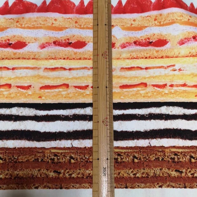 ルシアン　ケーキ　生地　リアルプリント　イチゴ　クリーム　断面　110×50 ハンドメイドの素材/材料(生地/糸)の商品写真