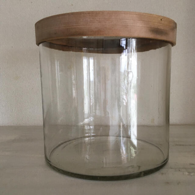 木の蓋付ガラス瓶