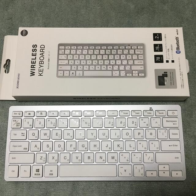 3COINS(スリーコインズ)のWIRELESS KEYBOARD Bluetooth搭載キーボード スマホ/家電/カメラのPC/タブレット(PC周辺機器)の商品写真