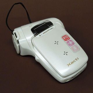 サンヨー(SANYO)のSANYO Xacti DMX-CG9(W) デジタルムービーカメラ おまけ付き(コンパクトデジタルカメラ)