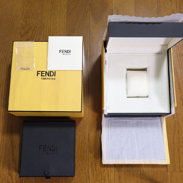 FENDI(フェンディ)の付属品完備【未使用】FENDI 101/マイウェイ トノー タイムピース 美品 レディースのファッション小物(腕時計)の商品写真