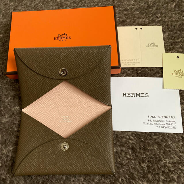 ちょっと贅沢な HERMES エルメス カルヴィ カードケース バイカラー