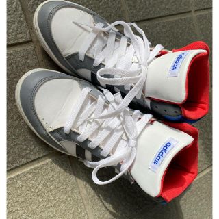 アディダス(adidas)のadidasスニーカー　値下げしました！(スニーカー)